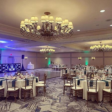 Crowne Plaza Hotel Philadelphia - King Of Prussia By Ihg Exterior photo