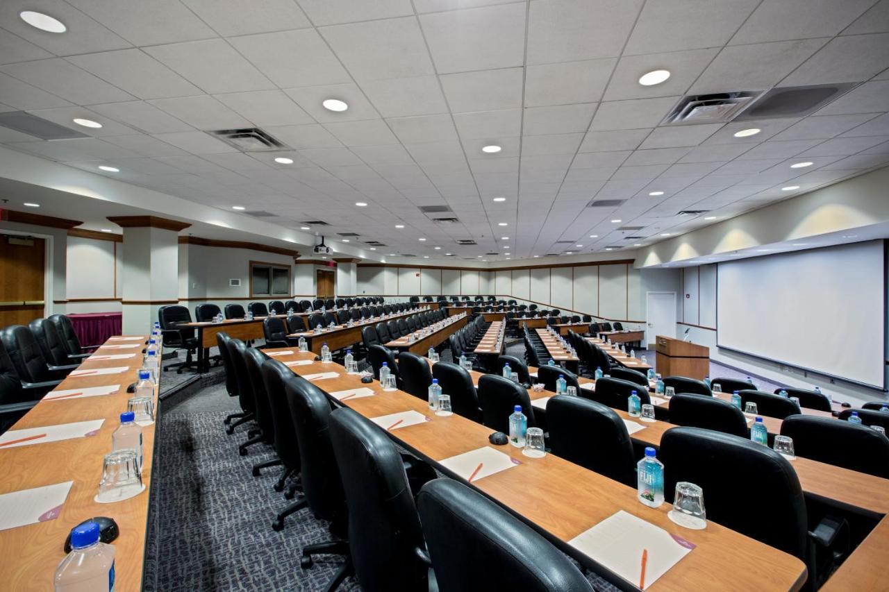 Crowne Plaza Hotel Philadelphia - King Of Prussia By Ihg Exterior photo