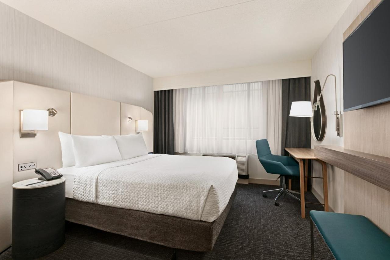 Crowne Plaza Hotel Philadelphia - King Of Prussia By Ihg Exterior photo