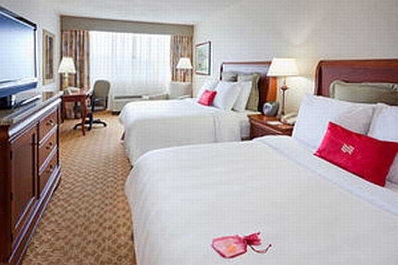 Crowne Plaza Hotel Philadelphia - King Of Prussia By Ihg Exterior photo