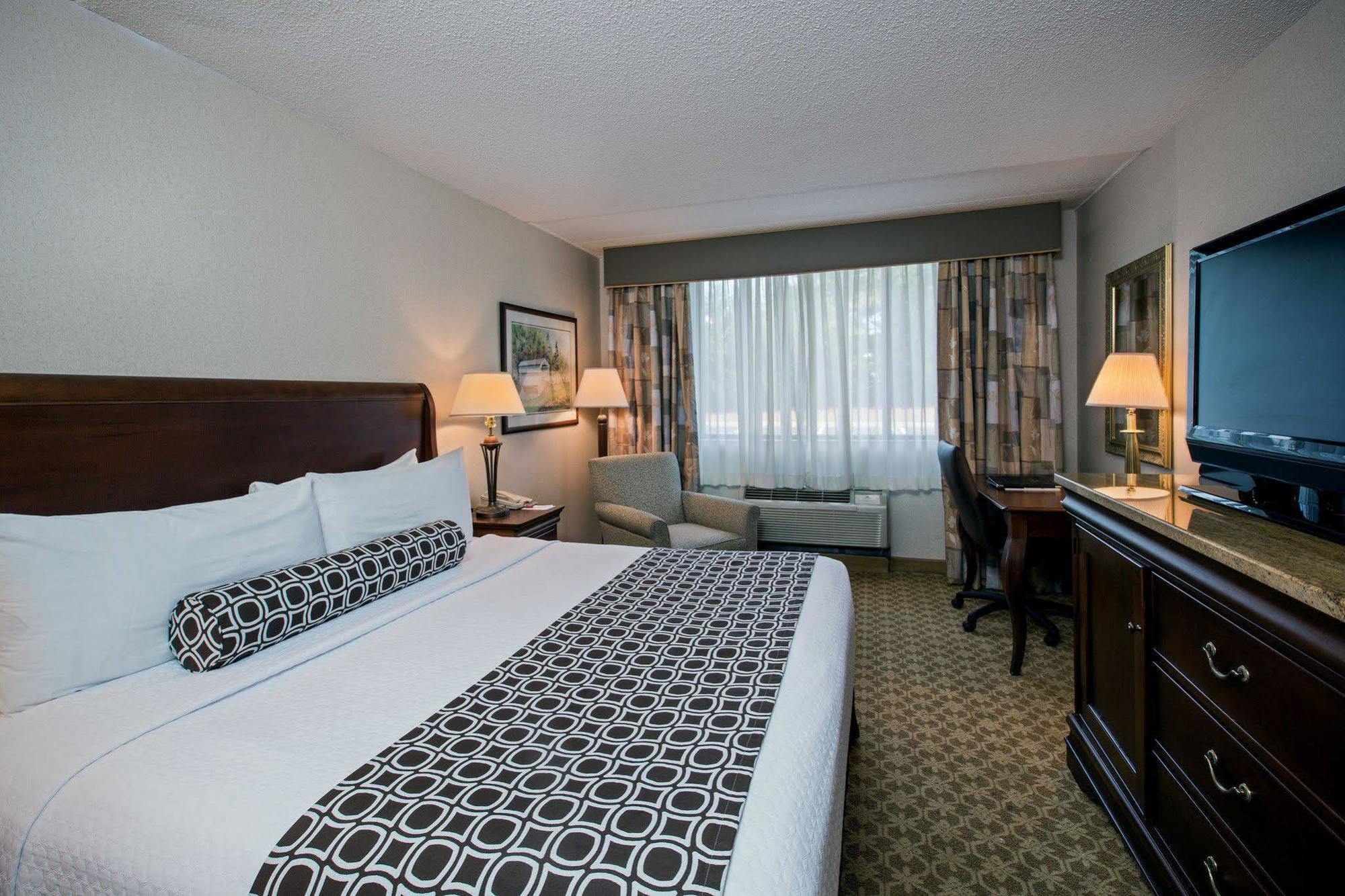Crowne Plaza Hotel Philadelphia - King Of Prussia By Ihg Exterior photo