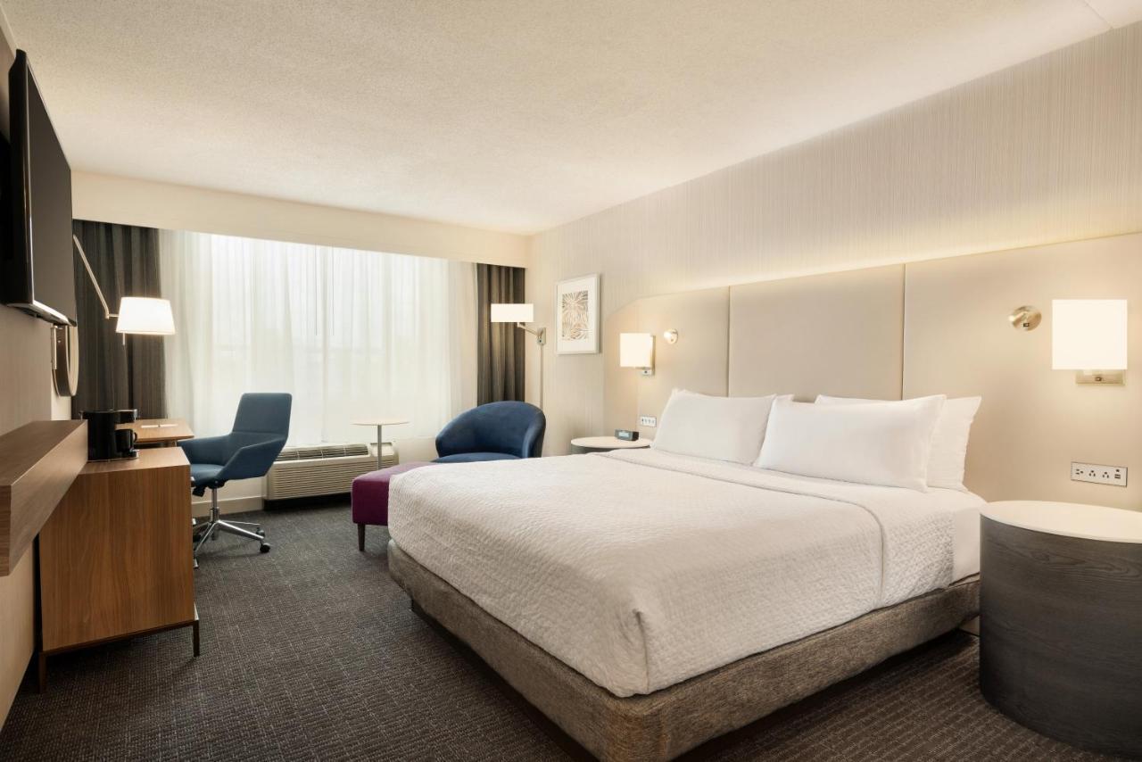 Crowne Plaza Hotel Philadelphia - King Of Prussia By Ihg Exterior photo