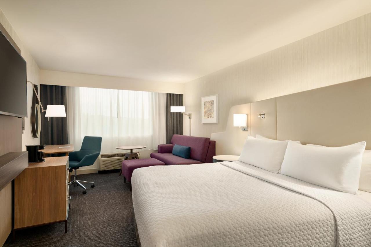 Crowne Plaza Hotel Philadelphia - King Of Prussia By Ihg Exterior photo